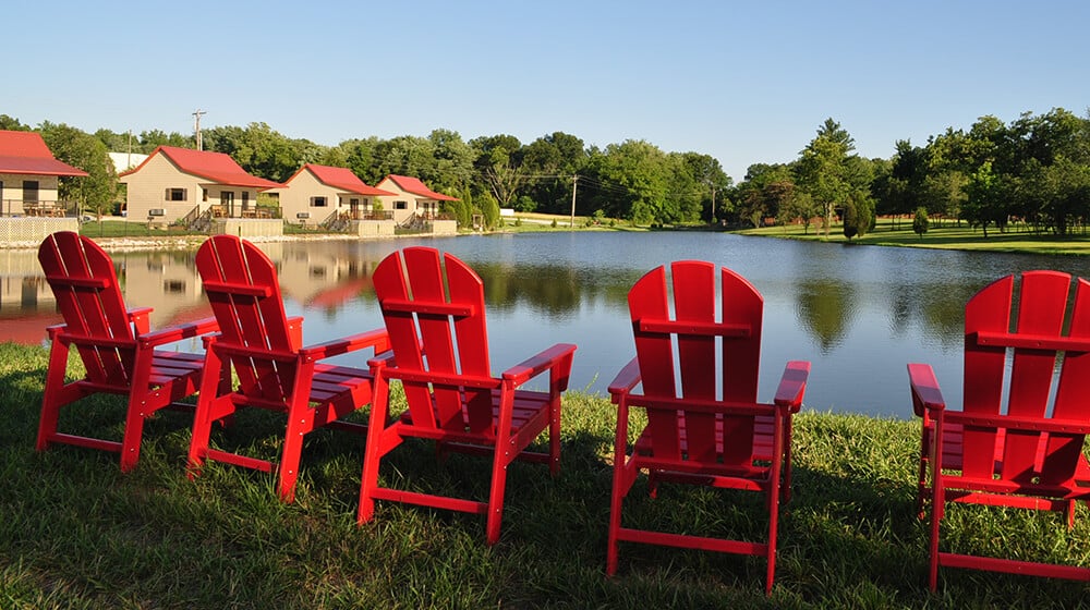 santas-cottages-lakechairs