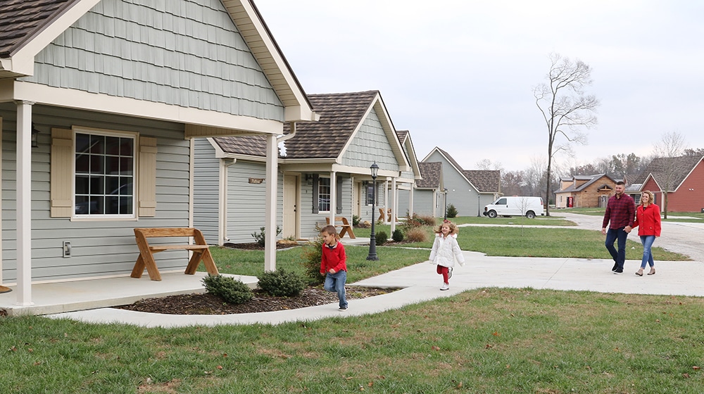 lincoln-pines-exterior-family-1000x560