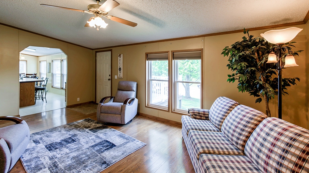 family-oasis-vacation-rental-living-room